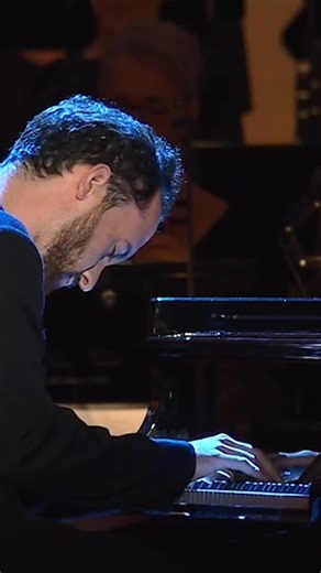 Nothing quite like Beethoven’s Moonlight Sonata to soothe the Monday blues.✨ | Sony Classical