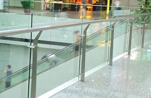 [Hot Item] Supermarket Corridor Safety Railing/Tempered Glass Balustrade for Commercial Building