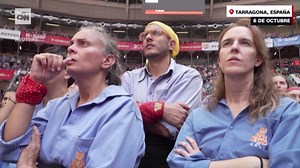Mira cómo caen los “castells”, las torres humanas de Cataluña durante tradicional concurso | CNN