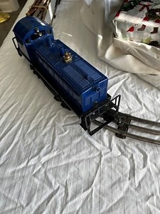 Vintage Lionel Train With Engine, Track Transformer and Four Other Cars | eBay