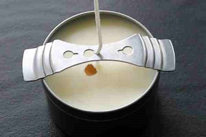 Why Do My Homemade Candles Sink In The Middle? (Easy Fixes) - Scents and Aroma
