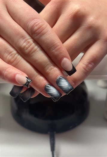 Stunning Matte and Glossy Nail Art Inspiration