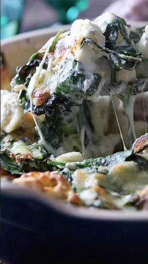 30-Minute Ricotta Spinach Tortellini Bake #easyrecipe #tortellini #pasta