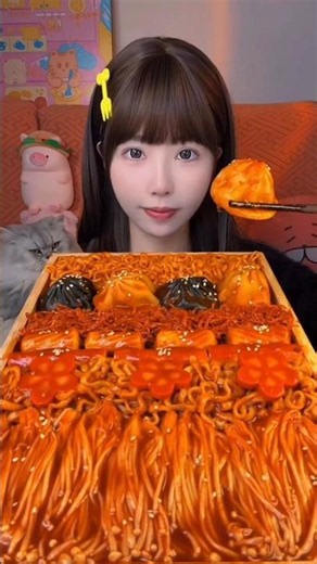 Nongshim Shin Ramyeon Hot Blackbean Ramen & Noodles Mukbang