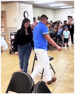 When your chair gives up on you… epic fail! 💺😂💥 | Industrial engineering & design