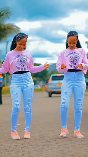 WE DEY CHILL😍😍😍 THIS DANCE IS FIRE🤌🏽❤DC@ChampionRolie #davitwins #twins #twinsoftiktok #twinchallenge #tiktokkenya #fyp #viral