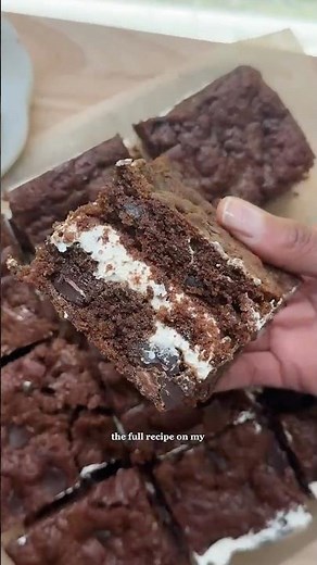 healthy brownie ice cream sandwich