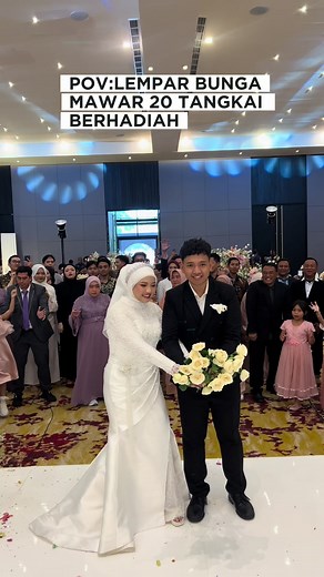 Serunya Konsep Lempar Bunga Pengantin di Pernikahan