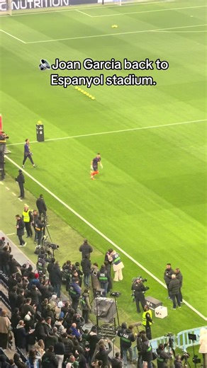 Joan Garcia Faces Espanyol Fans: A Courageous Return