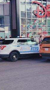 NYPD Responding code 3 in Times Square🚓🚨 || #nypd #emergencyresponse #federalsignal #newyork #timessquare #timessquarenyc | Blue Line USA
