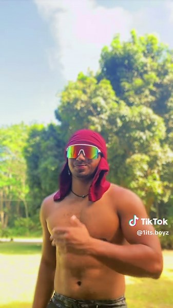 Back-to-Back Dance Moves That Wow