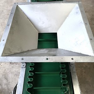 [Hot Item] Food Grade Conveyor Belt with Side Guid Belt Bucket Elevator Conveyor Bucket Elevator for Rice