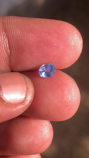 Natural 100% ස්වභාවික Vivid Blue Sapphire 🇱🇰 Natural Heated Vivid Blue Sapphire | Eye Clean Lot ID : CP-29 Weight බර : 0.69ct Clarity : Eye Clean Remarks : Good Color for gas heated natural stones in eye clean which means in top view there are no easily visible inclusions for eye. You can gain more color if you electrict heat treat it. With LGL Verbal verify #ceylon #sapphire #gem #blue #yellow #neela #pushparaga #pink #purple #motivation