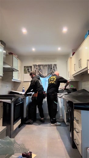 BLACK MATT WORK TOPS 😎 We cover all areas for kitchen contact wrapping, we don’t just do kitchens we can hit a lot of things with our vinyl wraps 👌 MESSAGE US FOR FREE QUOTES 🫡 #liverpoolwrappingservice #wales #liverpool #huyton #sthelens