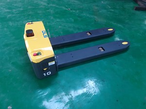 [Hot Item] Intelligent Qr Code Tugger Forklift Agv (Intelligent QR code tugger forklift AGV)