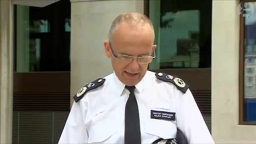Police praised for stopping London Bridge attack in minutes