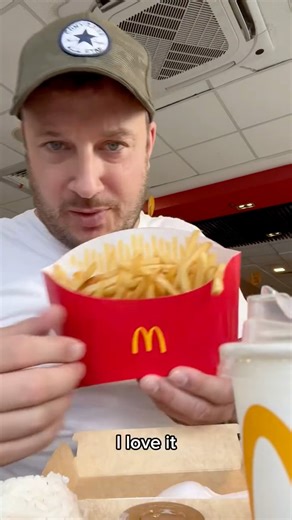 Macdonalds fries XXL | Lee Marshall