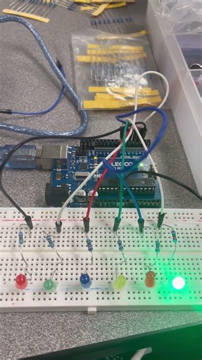 Arduino Alternating LEDs #arduino #led