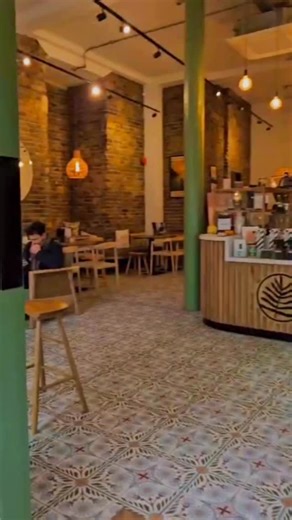 🎉 Big news: PLANT SHACK are now Vegan Friendly Certified! 🌱💚 Founded in Spain and now setting up in Shoreditch; PLANT SHACK are bringing 100% plant‑based goodness and creating a community focused on customer well‑being and reducing consumers’ carbon footprints. Now it’s official — and we’re here for it 👏 📍 Find them at 52 Great Eastern St, Shoreditch, London EC2A 3EP What that means for you: • All‑vegan menu = no compromise. • A spot where kindness, plants and great taste meet. • A shared m