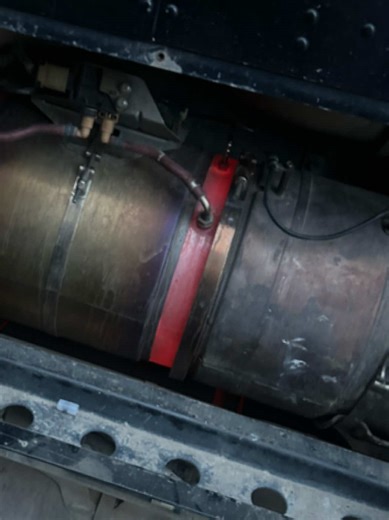 Faulty temp sensor and plugged filter leads to red hot filter while regeneration #brampton🇨🇦 #mechanic #diesel