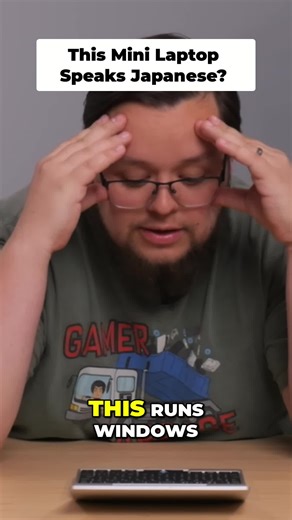 This MINI laptop speaks JAPANESE?? 🆒 #MiniLaptop #TechReview #Gadgets #TechProblems