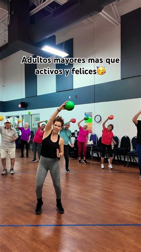 Ejercicios adultos mayores 💪pelota pequeña 🔥cardio circulacion buena 👌🥰
