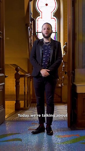 It’s Sagittarius season! ♐️ In the Hebrew zodiac, the sign corresponding to Sagittarius is Keshet, meaning “the bow or archer.” Keshet is associated with a search for meaning, reflecting an energy that seeks new opportunities, deeper understanding, and growth. 🏹 The bow of Keshet represents direction and intention, encouraging the balance between adventure with meaning. In Podwal’s mosaic design, the arrowhead is a dreidel, which is a four-sided spinning top played during the Jewish holiday of 