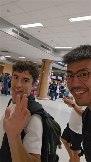 163K views · 2.9K reactions | Ketemu Marc Marquez di Bandara Lombok waktu MotoGP Indonesia 2023 #mandalika #motogp | GP Racing Indonesia | Facebook