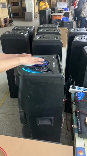 12 inch dual speaker QC check with all details and function. #TikTok #fyp #bluetooth#bluetoothspeaker #partyspeaker #partyspeakerbluetooth #portablespeaker #portableaudio #btspeaker #audio #wirelessspeaker #DJspeakers #speakerDJ #karaokespeaker #screenspeaker #wifispeaker #factory #manufacturer