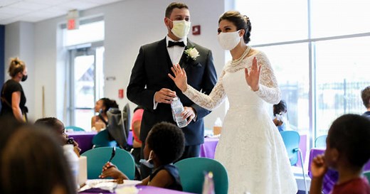 Bride and groom who canceled reception due to COVID-19 donate wedding food to shelter