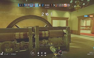 被突然出现的IANA吓到是否能拿到击杀？从地下直接飞点的小飞侠又能否全身而退？回合结束时的双杀UP居然大放厥词！完美三押，彩六rapper的未来将何去何从！