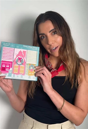 We’re live with Lo from 1-4 w/ deals deals deals on the BEST & easiest way to remove your daily makeup. Tune in so you DON’T miss out! 💋💄💕 #live #fyp #makeup #cybermonday