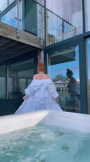 Enjoying a Relaxing Hot Tub Experience Outdoors