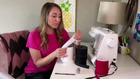 Amazon.com: Bias Tape Double Fold 1 inch, Double Fold Bias Binding Tape 55 Yards (Black) and 4 Pieces Sewing Fabric Chalks for Crafts, Sewing, Seaming, Hemming, Piping, Quilting.