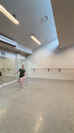 ZARA LIM | Kwan Studio Ballet on Instagram: "✨Easier-Intermediate students save this vid for reference ✨ Monday intermediate adult ballet class 🩰"