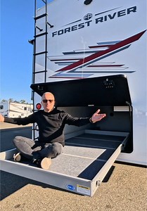 Explore the 2025 Riverstone Fifthwheel 421FK Features
