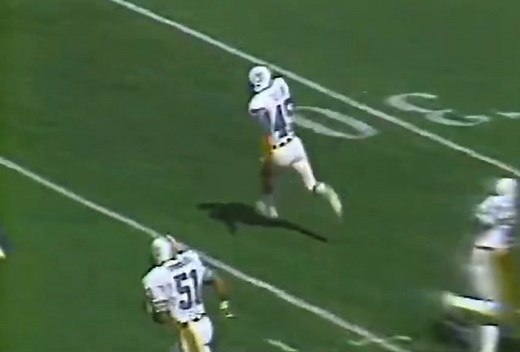 🏈On December 20, 1980 “The Announcerless Game” took place between the New York Jets and the Miami Dolphins at the Orange Bowl. As an experiment, the NBC television network broadcast it without assigning any commentators to cover it. The 2 teams were playing the last game of that season for them as neither had qualified for the playoffs, and since the game was being broadcast nationally NBC executive Don Ohlmeyer decided on the idea to boost what would otherwise have been weak ratings. The Jets 