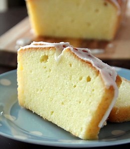 Lemon pound cake