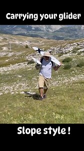 No matter what’s the size the over the shoulder carrying of your sailplane gives you style 🤣🤣🤣 | Stephane Ruelle