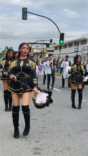Bastonera bonita 🫶#desfile #carnavaldominicano #carnaval #caporal #baile