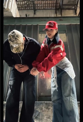 新年第一跳：原住民情侶的甜蜜時刻