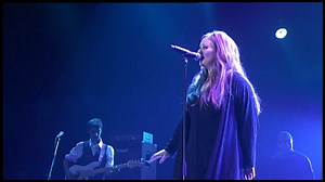 Adele 'Chasing Pavements' | North Sea Jazz (2009) Date & Location: SUNDAY 12 JULY 2009 • NILE • 21:00 - 22:15, Ahoy Rotterdam, The Netherlands LINEUP Adele (vocals, acoustic guitar, acoustic bass); Ben Thomas (electric guitar, acoustic guitar); Miles Robertson (electric piano, keyboards); Selan Lerner (Wurlitzer, keyboards); Tom Dreissler (bass); Derrick Wright (drums). English singer-songwriter Adele has released four studio albums and sold over 70 million in pure album sales and over 100 milli