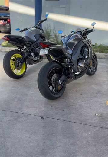 Kawasaki Z1000 vs MT09: A Detailed Motorcycle Review