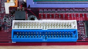 Was ist P-ATA: Begriff einfach erklärt auf GIGA