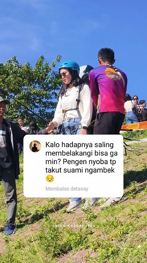 Kalau kebetulan dapet giliran pilot yang cewek, apa suaminya masih ngambek? 😌 . . . #paralayangbandung #paralayang #gantolecililin #tandemparalayang #orionadventures #outdoors #bandung #paragliding | Orion.Adventures