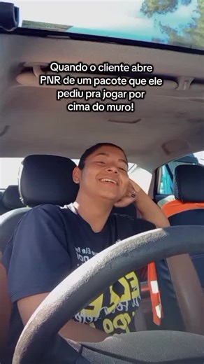Humor sobre entregas de pacotes e clientes curiosos