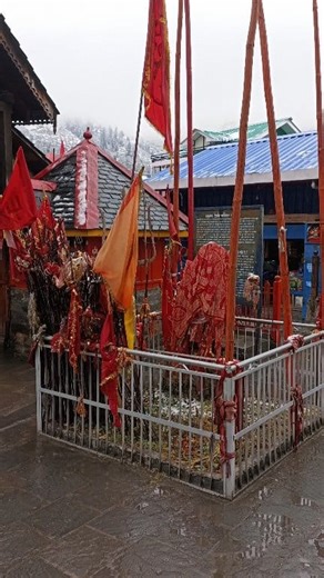 Chaurasi Temples – Bharmour’s Sacred Legacy 🕉️🏔️ Nestled in Bharmour, Himachal Pradesh, the Chaurasi Temples (84 Temples) form a spiritual complex built between the 7th and 10th centuries. At its center stands the revered Lord Shiva (Manimahesh) Temple, surrounded by shrines dedicated to powerful deities. Key temples include: 🔱 Lakshna Mata 🌸 Chamunda Mata, Sheetla Mata 🕉️ Swami Kartikeya, Dharamraj, Nandi, Ganesh, Hanuman 💧 Ardhganga Dham – a sacred natural spring A powerful fusion of anc