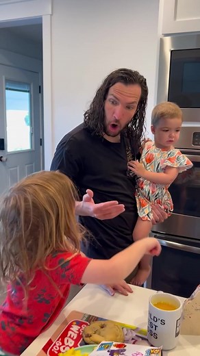 Niko & Adley surprise & make birthday crafts and breakfast for their dad. PT.2 #shonduras #aforadley #birthday #birthdayfun #crafts