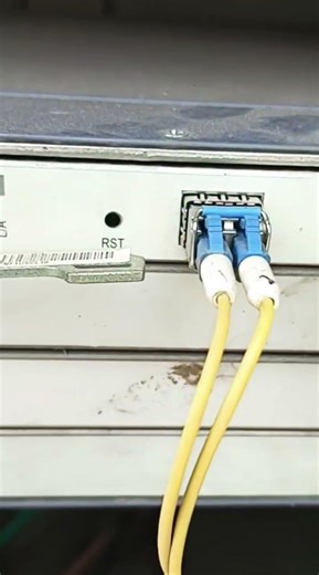 📡 Video me kya dikh raha hai: 👉 Internet Ka Asli Raaz 😲 | OFC Fiber Connection Inside Device