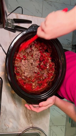 Easy crockpot chili recipe!